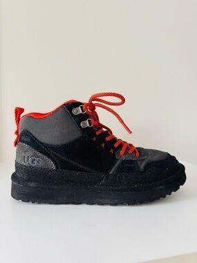 UGG Women's Highland Hi Heritage Hiker Sneaker Boots Black 1112281 Size 7